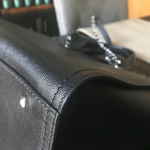 Chanel tote ***SOLD*** - Picture 7 of 8